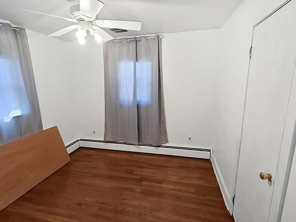 4th image of 13 Nanticoke Rd