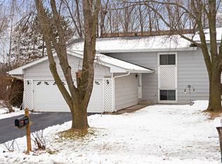 1065 Eastview Cir, Shakopee, MN 55379