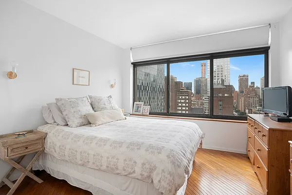 Rented by Douglas Elliman | media 4