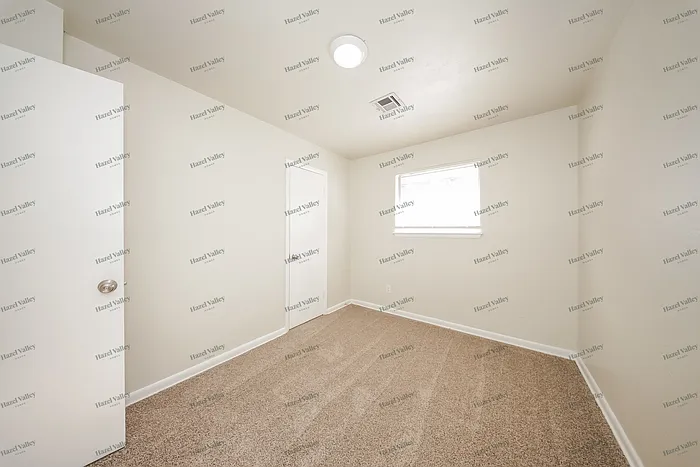 701 N Dallas Ave — Photo 8