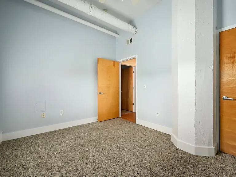 3001 Gillham Rd #104 — Photo 8