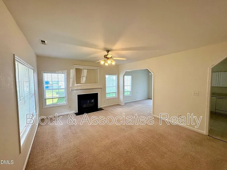1822 Eva Mae Dr — Photo 2