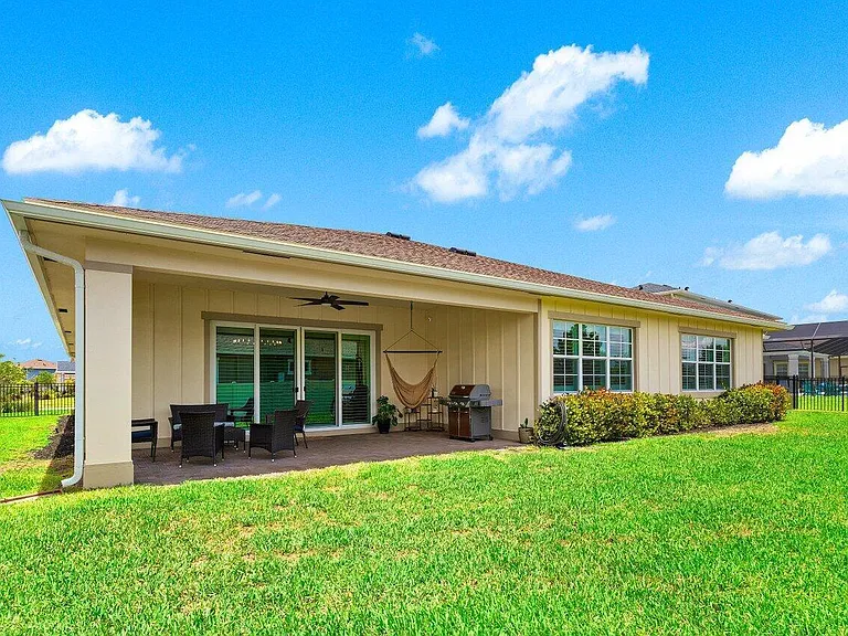 962 Castaway Ct — Photo 30