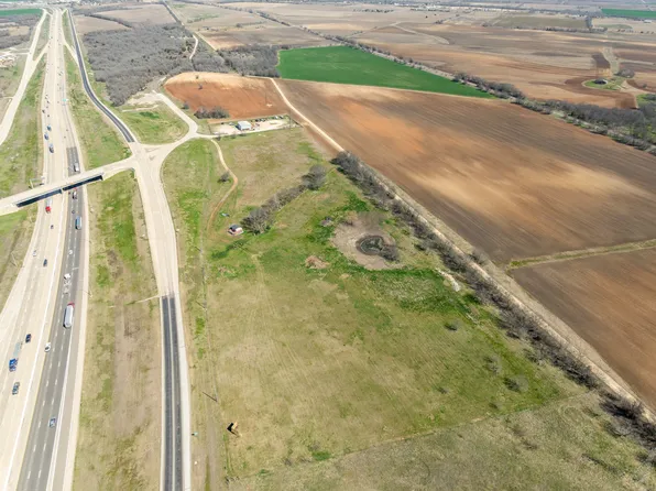 35 I, Abbott, TX 76621