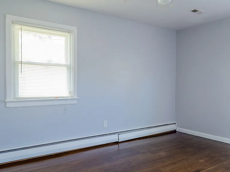 409 Seabury Ave — Photo 13