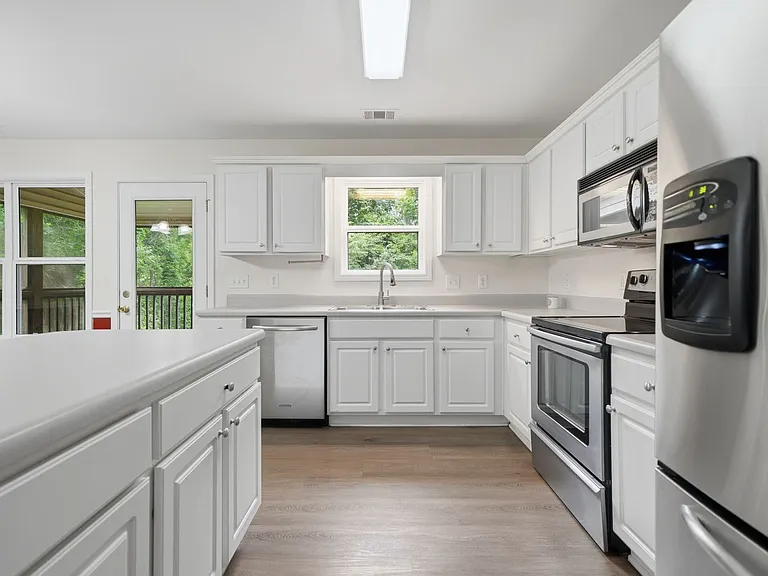 166 Cove Hl — Photo 14