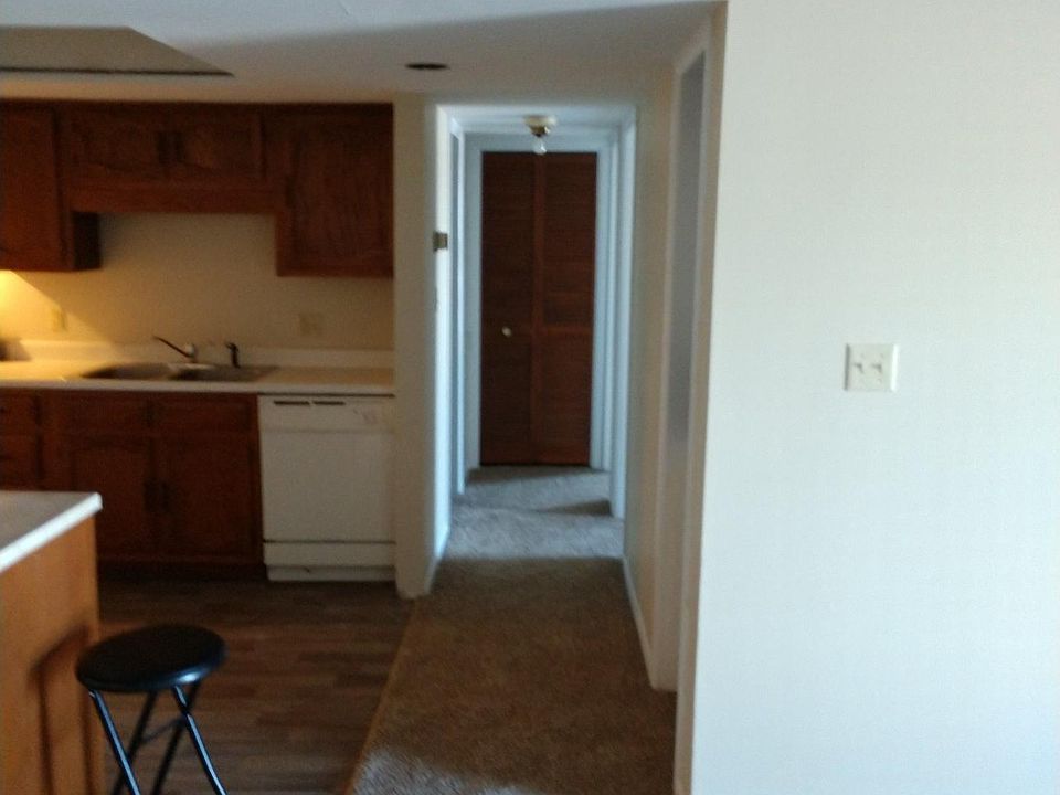 2nd image of 1424 Bradley Dr #D-213