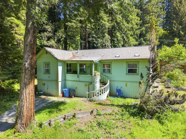 17 Maple Dr, Weott, CA 95571