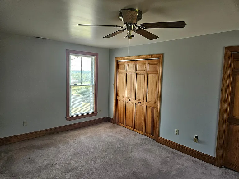 22864 Prince Edward Hwy — Photo 26