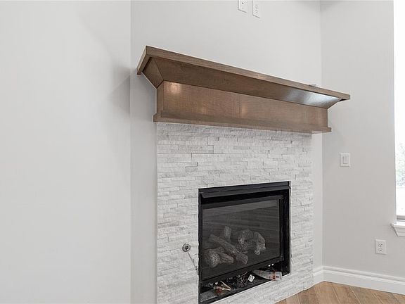 4th image of 3308 Courtney Creek Dr