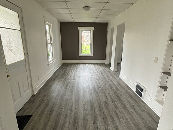 3rd image of 633 W North St #1