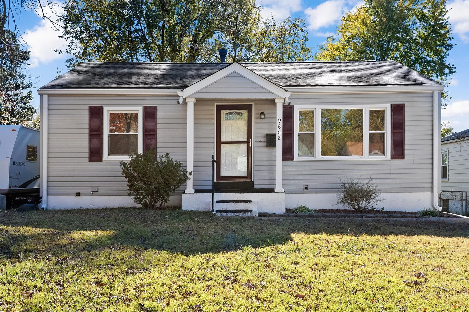 9662 Lilly Jean Dr photo 1