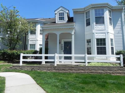 100 Hyacinth Ln, Freehold, NJ, 07728