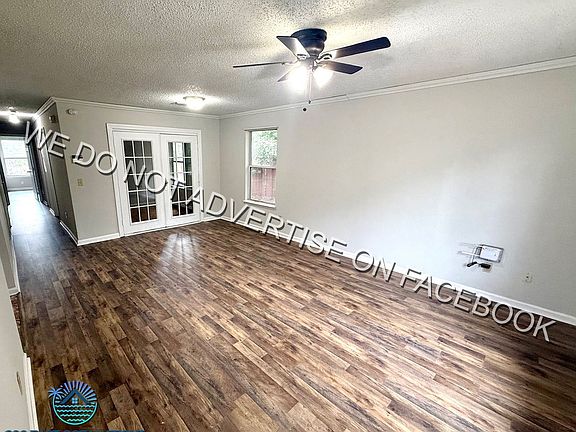 2nd image of 2892 Spencer St