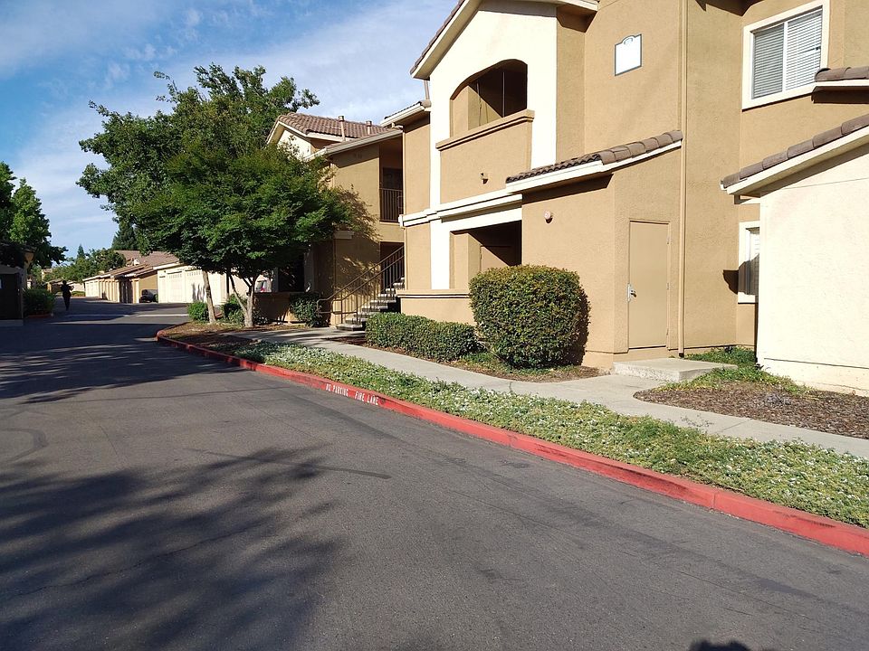 1st image of 501 Gibson Dr APT 1411