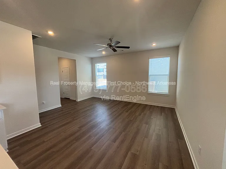 4802 W Planetree St — Photo 12