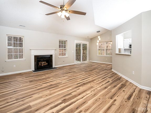 3rd image of 1445 Julius Dr