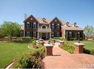 1073 Young Cir, Corona, CA 92881