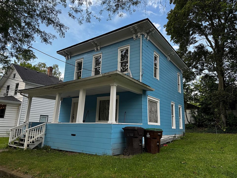 1st image of 609 N Ionia St