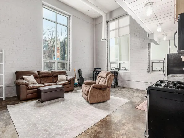 60 E Spring St APT 223, Columbus, OH 43215