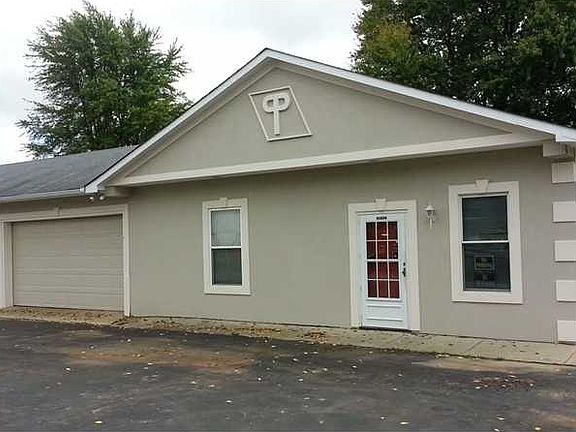 2 offices or bdrms, full bat