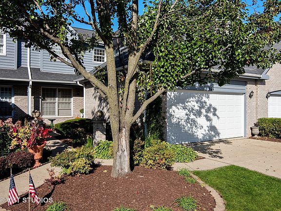 3rd image of 264 Benton Ln