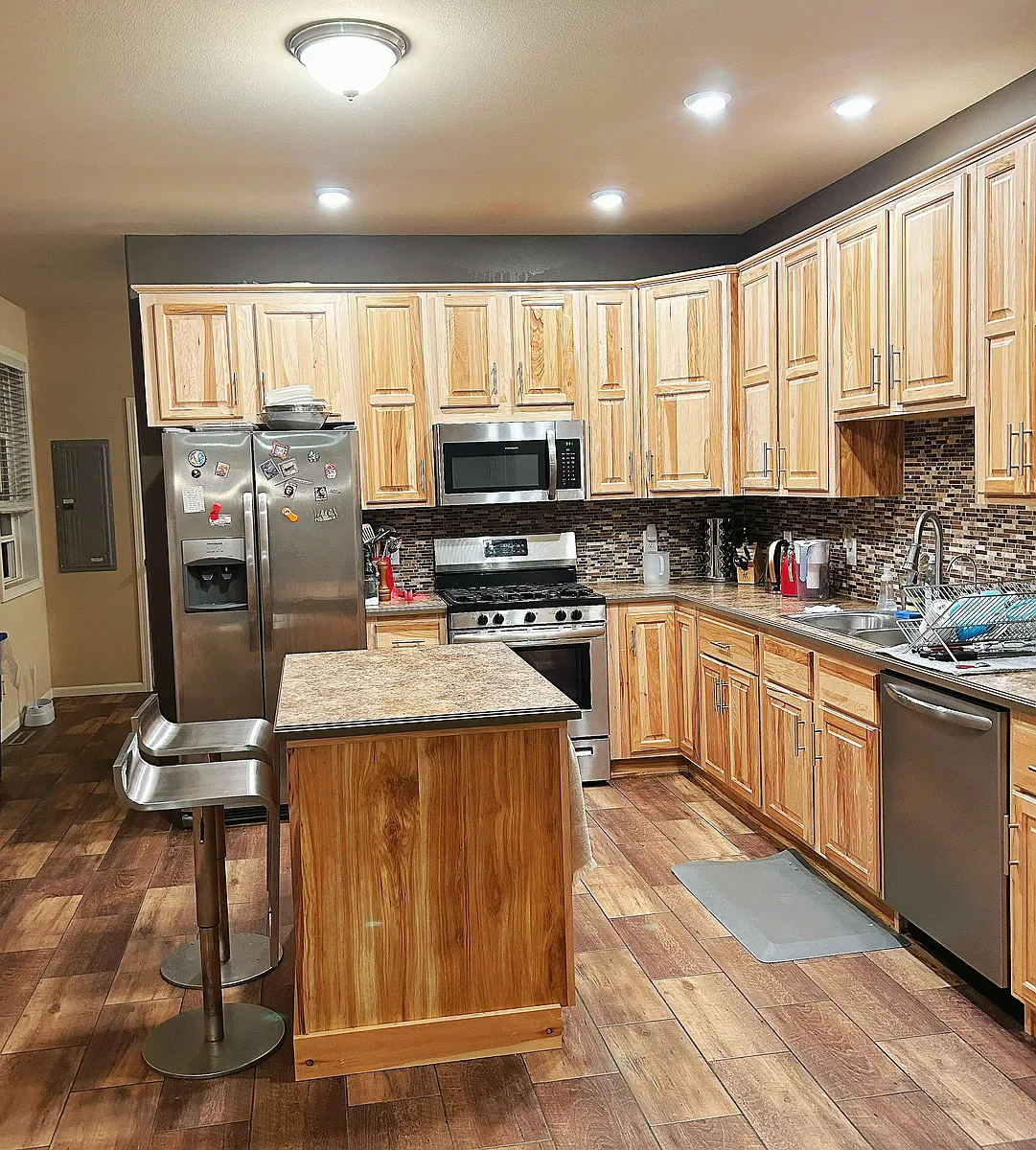 Kitchen - 419 Norgren Rd #A