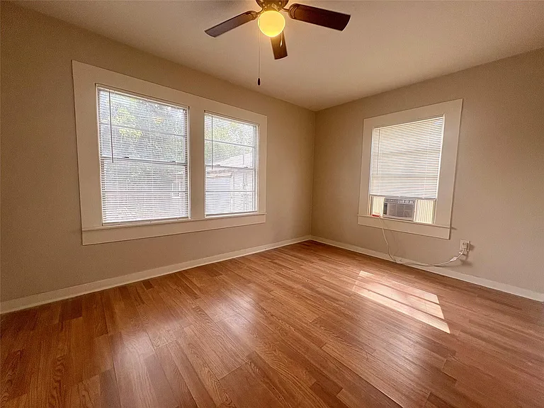 815 Lizzie St — Photo 10