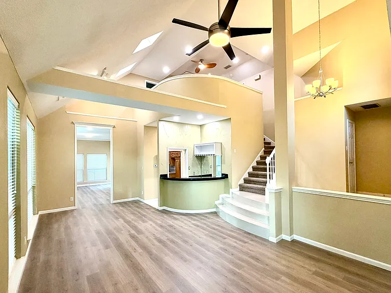 1410 Indian Lake Trl — Photo 3