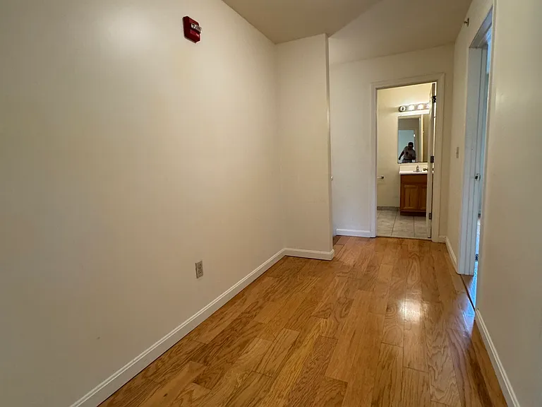 34 Raymond St #2 — Photo 6