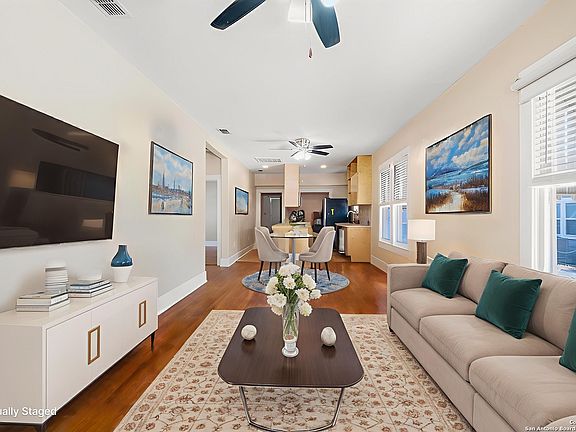 4th image of 428 W LULLWOOD AVE