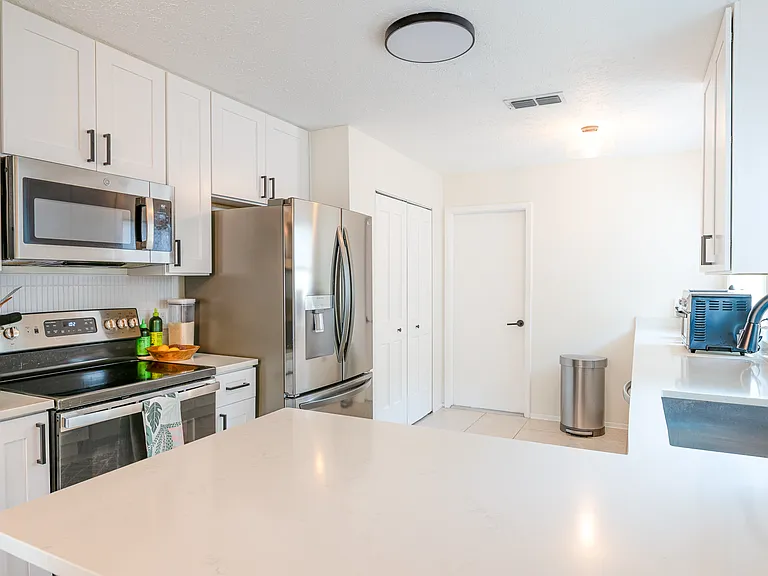 6805 S Gabrielle St — Photo 15