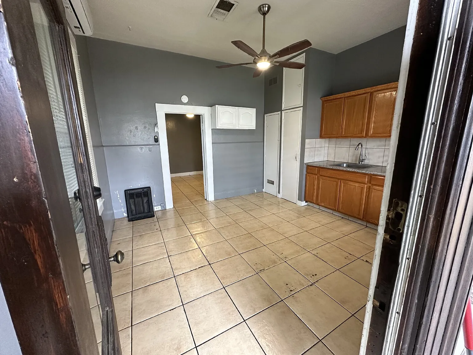 1 bed, 1.0 bath, $850 — Photo 4