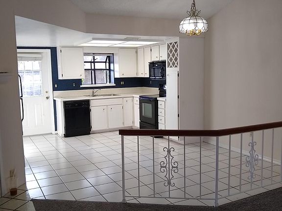 4th image of 491 Bluebird Ct