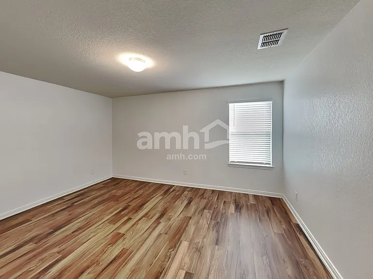 12250 Commander Dr — Photo 13