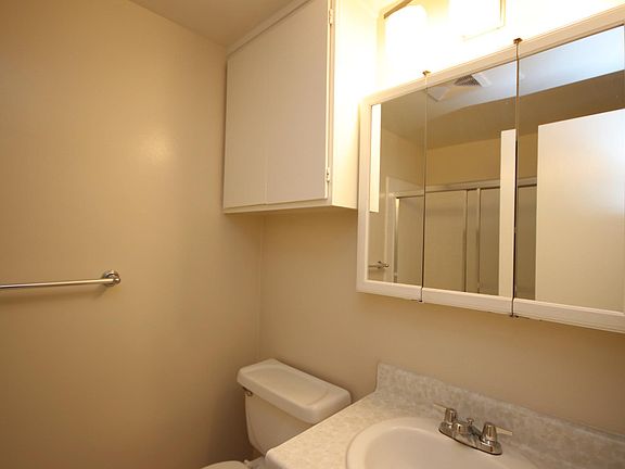 4th image of 210 S Oak Knoll Ave APT 16
