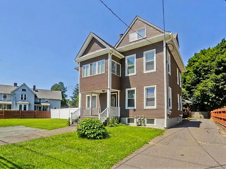 28 Union St #1 — Photo 1