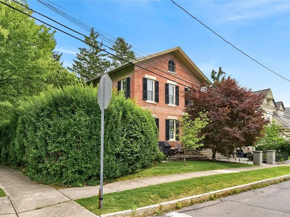 47 Sly St, Canandaigua, NY 14424