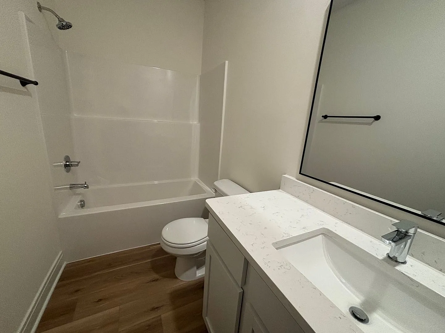 5309 Rolly - Unit 100/200 — Photo 4