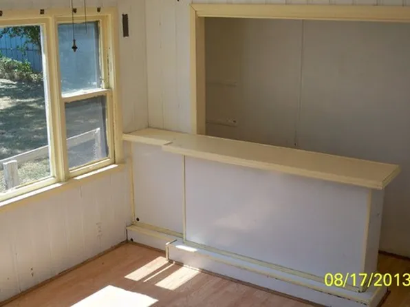 7805 Columbia Dr, Bridgeview, IL 60455