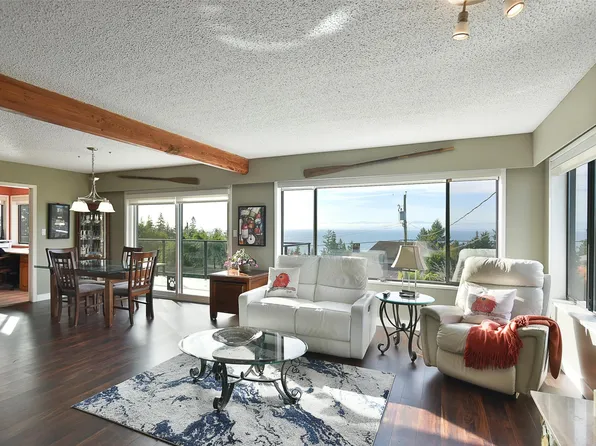 4926 Laurel Ave, Sechelt, BC V7Z 0B7