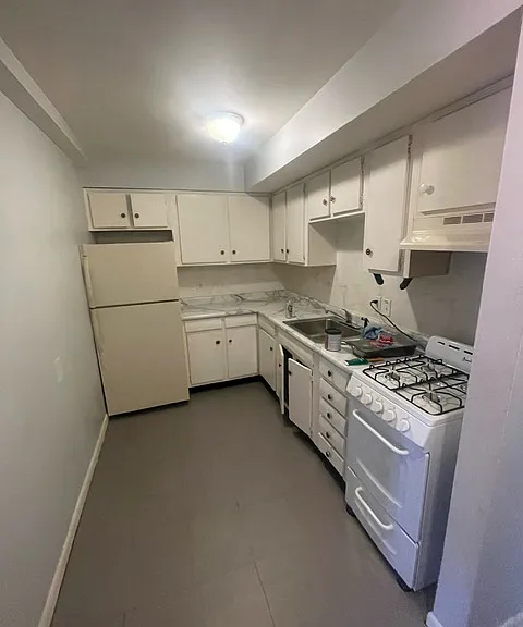 810 Jerome Ave — Photo 3