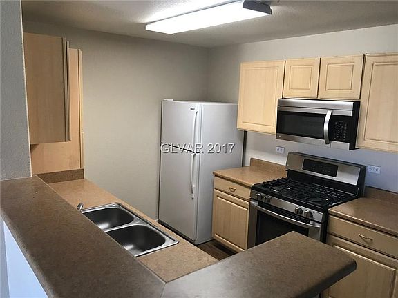 3rd image of 8250 N Grand Canyon Dr Unit 2002