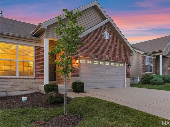 16139 Amber Vista Dr, Ellisville, MO 63021
