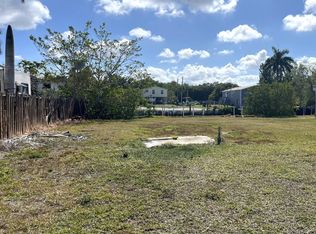 31 Plantation Pkwy, Everglades City, FL 34139