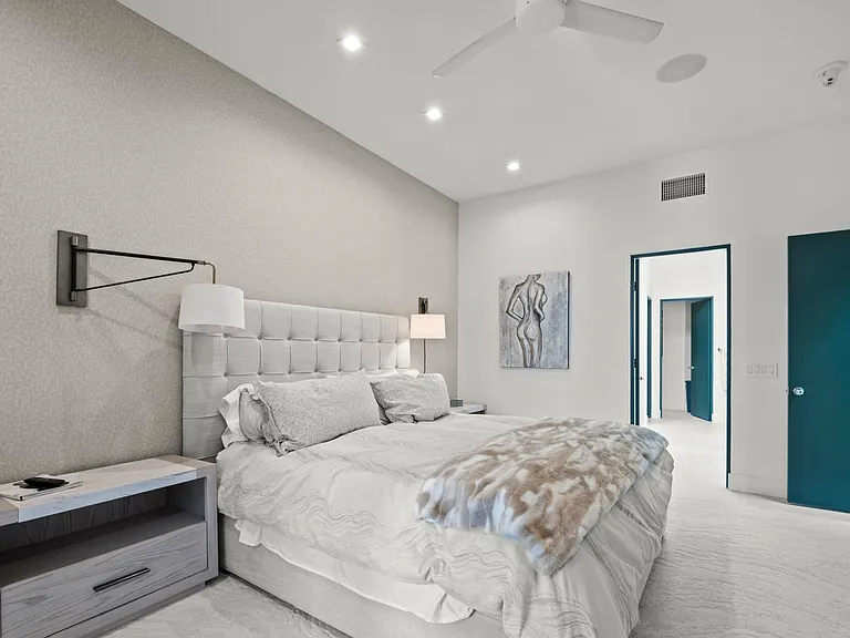 407 Desert Holly Dr — Photo 18