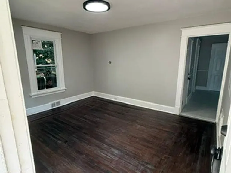 82 Bartholomew St — Photo 14