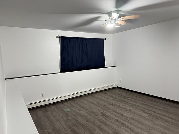 200 sf room.