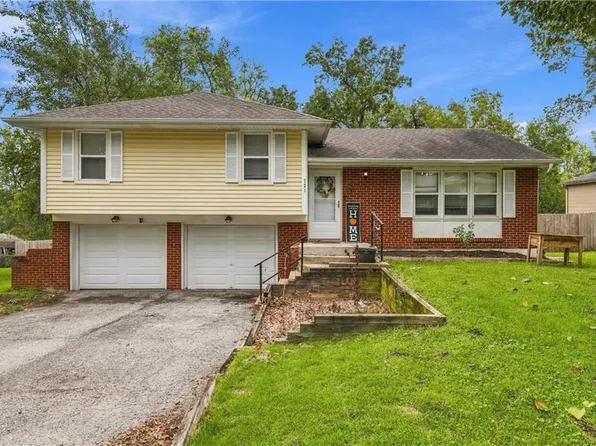 721 S Hudson St, Buckner, MO 64016