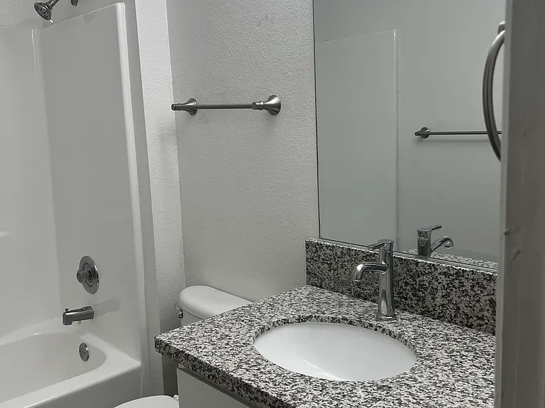 Palm Gates Apartments — Photo 8
